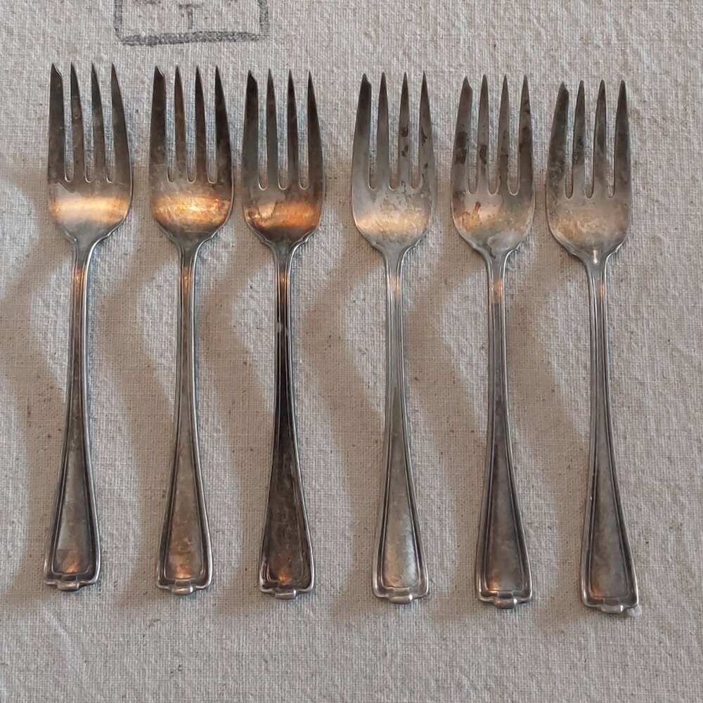 Vintage Rogers Bros Silver plate cake forks (6)
